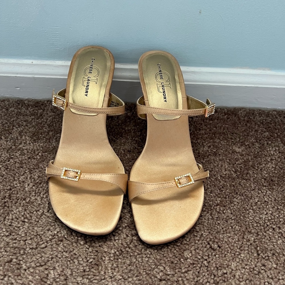 Chinese Laundry Gold slip on heels size 7.5